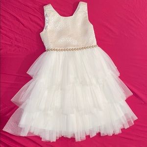 Stunning ruffled girls dress